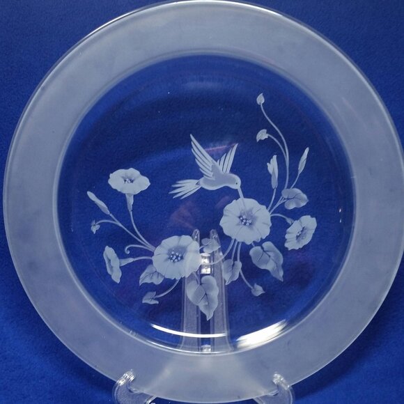 Avon Hummingbird 10" Dinner Plate Etched Hummingbird Collection Pre-Owned - Picture 2 of 10